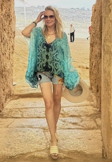 Katherine Kelly Lang feet photo thumbnail