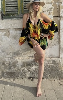 Katherine Kelly Lang feet photo thumbnail