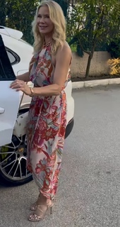 Katherine Kelly Lang feet photo thumbnail