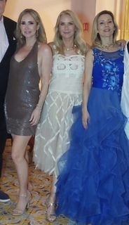 Katherine Kelly Lang feet photo thumbnail