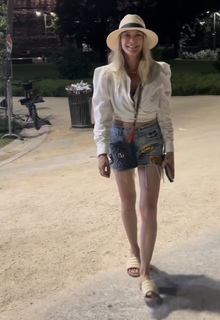 Katherine Kelly Lang feet photo thumbnail