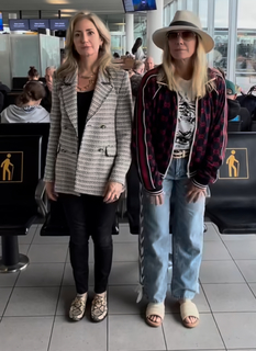 Katherine Kelly Lang feet photo thumbnail