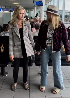 Katherine Kelly Lang feet photo thumbnail