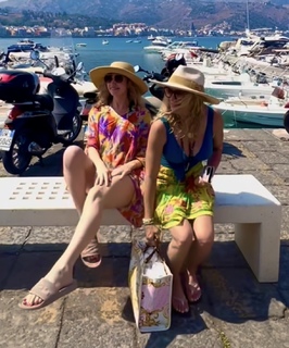 Katherine Kelly Lang feet photo thumbnail