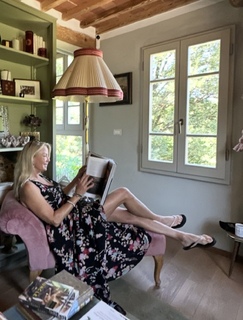 Katherine Kelly Lang feet photo thumbnail