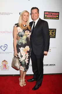 Katherine Kelly Lang feet photo thumbnail