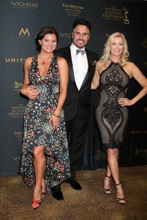 Katherine Kelly Lang feet photo thumbnail