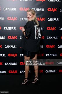 Katherine Kelly Lang feet photo thumbnail