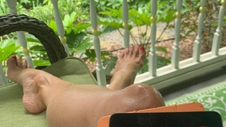 Katherine LaNasa feet photo thumbnail