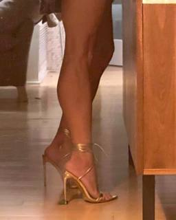 Katherine LaNasa feet photo thumbnail