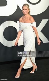 Katherine LaNasa feet photo 16