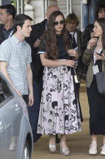 Katherine Langford feet photo thumbnail