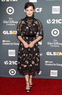 Katherine Langford feet photo thumbnail