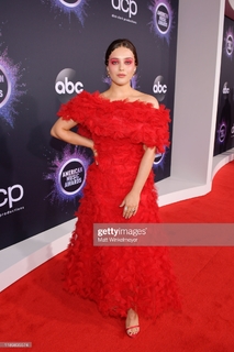 Katherine Langford feet photo thumbnail