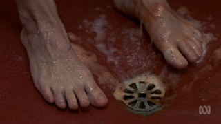 Katherine Langford feet photo thumbnail