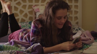 Katherine Langford feet photo thumbnail