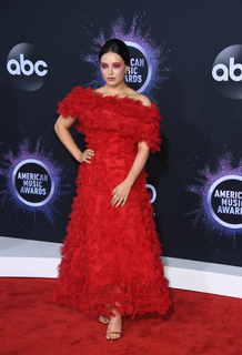 Katherine Langford feet photo thumbnail