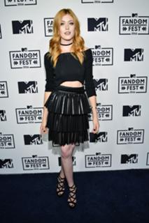 Katherine McNamara feet photo thumbnail