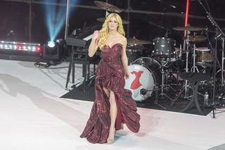 Katherine McNamara feet photo thumbnail