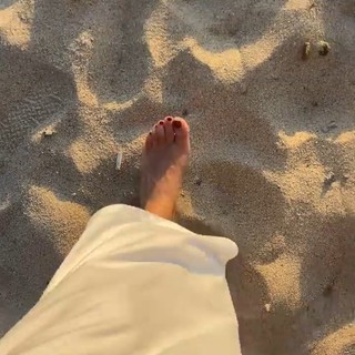Katherine Porto feet photo 8