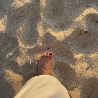 Katherine Porto feet photo 7