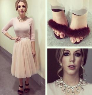 Katherine Ryan feet photo thumbnail