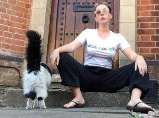 Katherine Ryan feet photo thumbnail