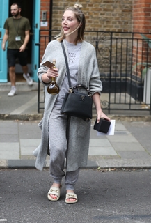 Katherine Ryan feet photo thumbnail