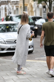 Katherine Ryan feet photo thumbnail
