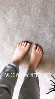 Katherine Ryan feet photo thumbnail