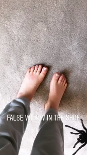 Katherine Ryan feet photo thumbnail