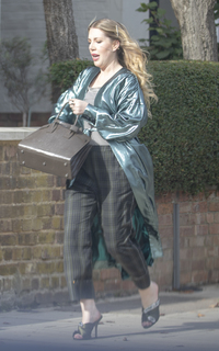 Katherine Ryan feet photo thumbnail