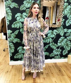 Katherine Ryan feet photo thumbnail