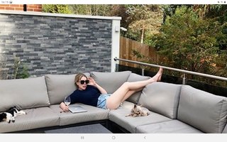 Katherine Ryan feet photo thumbnail