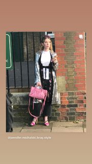 Katherine Ryan feet photo thumbnail