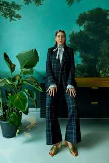 Katherine Ryan feet photo thumbnail