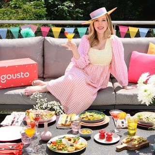 Katherine Ryan feet photo thumbnail