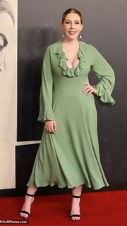 Katherine Ryan feet photo thumbnail