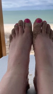 Katherine Ryan feet photo thumbnail