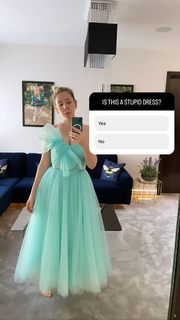 Katherine Ryan feet photo thumbnail