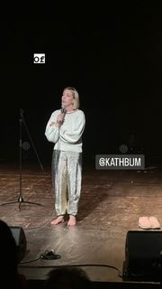 Katherine Ryan feet photo thumbnail