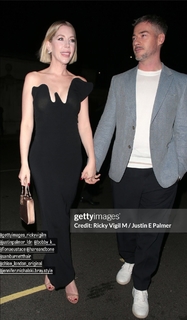 Katherine Ryan feet photo thumbnail