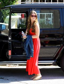 Katherine Schwarzenegger feet photo thumbnail