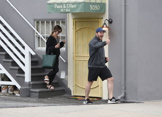 Katherine Schwarzenegger feet photo thumbnail