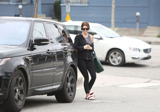 Katherine Schwarzenegger feet photo thumbnail