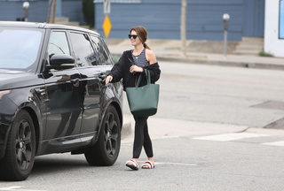 Katherine Schwarzenegger feet photo thumbnail