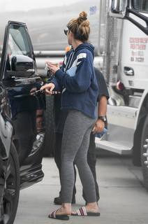 Katherine Schwarzenegger feet photo thumbnail