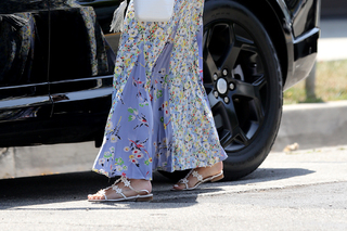 Katherine Schwarzenegger feet photo thumbnail