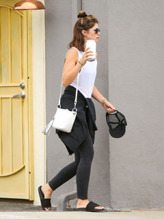 Katherine Schwarzenegger feet photo thumbnail