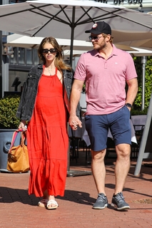 Katherine Schwarzenegger feet photo thumbnail